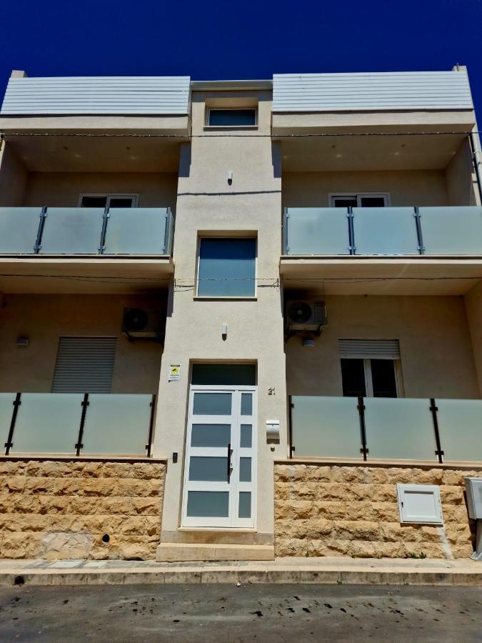 Beach Apartments Marina Di Ragusa Dış mekan fotoğraf